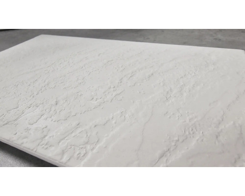 Model de faianță cu aspect de piatră