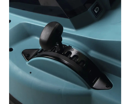 Prim-plan cu o manetă de viteze pe un dispozitiv