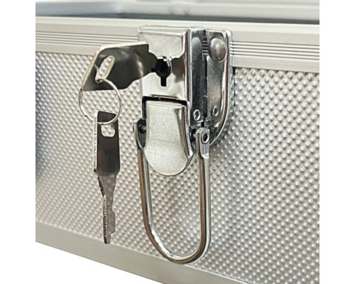 Cutie de scule încuiată cu cheie