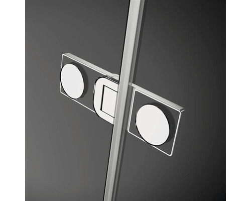 Imagine detaliată a unei uși de cabină de duș cu mâner și închidere magnetică