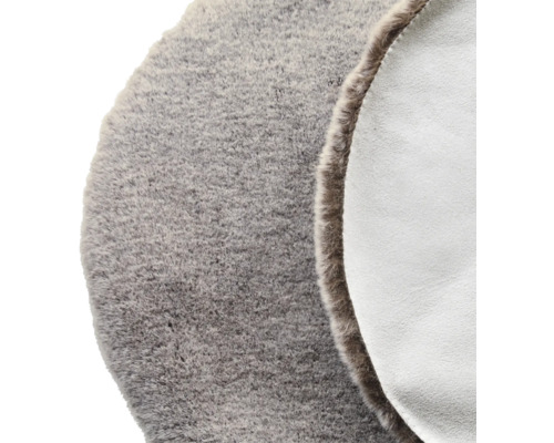 Covor gri din piele de oaie