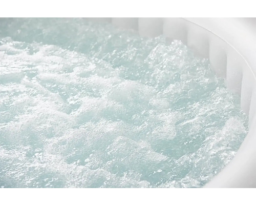 Apă spumantă într-un jacuzzi