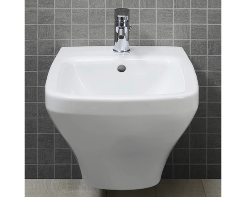 Lavoar alb de perete cu baterie cromată