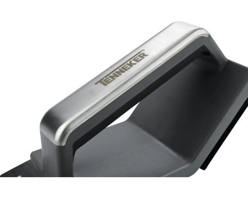 Logo Tenneker pe peria de grătar