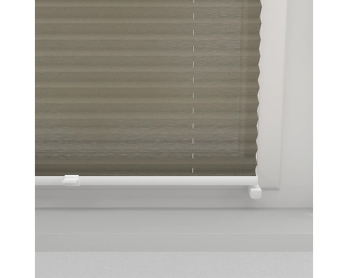 Rulou plisată pe fereastră