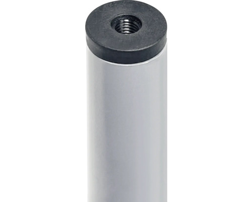 Prim-plan cu picior de mobilă argintiu, cu finisaj negru și filet interior