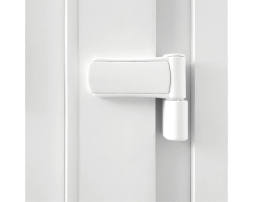 Balama de ușă în alb pe o ușă