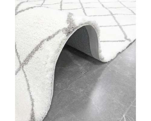 Covor cu model geometric, cu fibre lungi