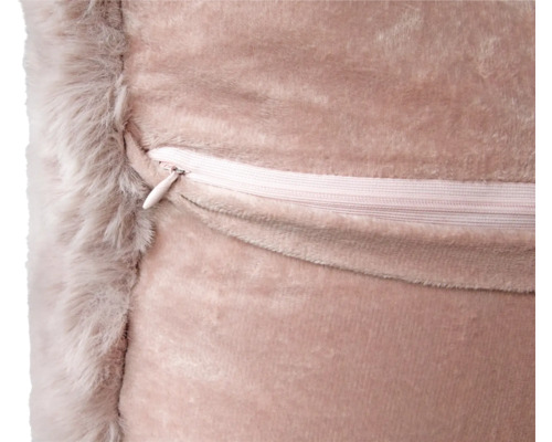 Detalii ale unei perne cu fermoar