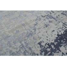 Prim-plan cu un covor cu model abstract