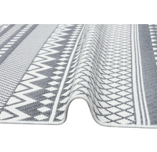 Covor cu model grafic