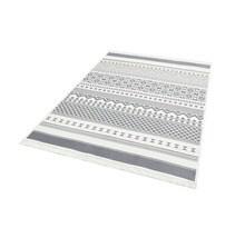 Covor cu modele geometrice