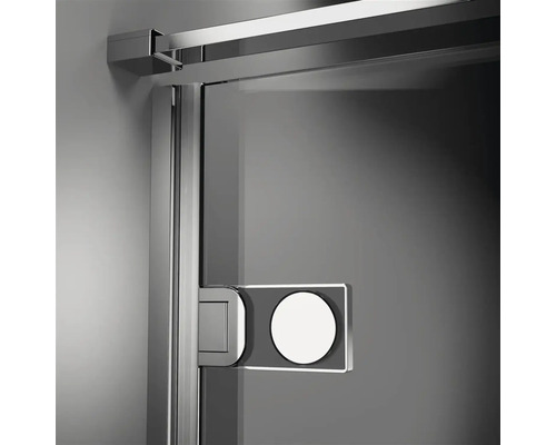 Detalii cabină de duș cu mâner de ușă și balama