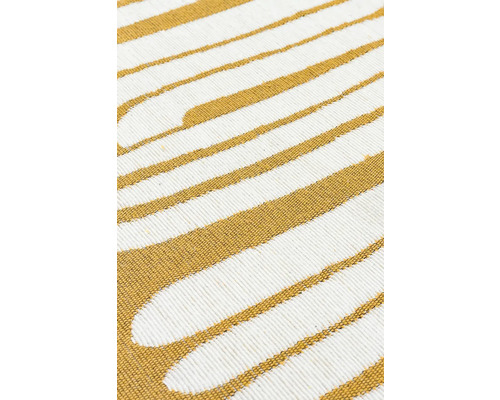 Covor cu model în dungi