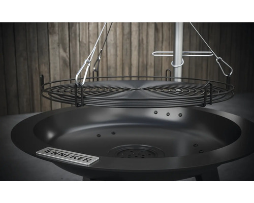 Vatră cu grătar și suspensie reglabilă pe înălțime