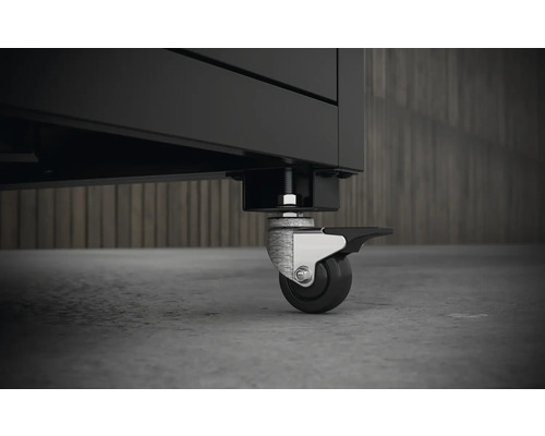 Imagine detaliată cu un banc de lucru cu role și frână de parcare.