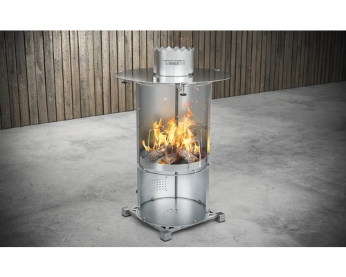 Focar cu lemne și logo Tenneker