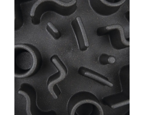 Prim-plan al unui castron pentru hrană cu model în relief