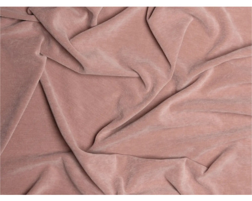 Prim-plan cu țesătură de catifea roz, cu pliuri