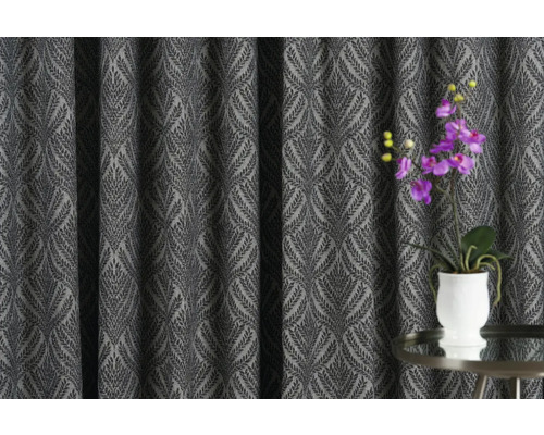 Șaluri decorative cu imprimeu de frunze și o orhidee într-o vază