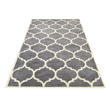 Covor gri cu model geometric