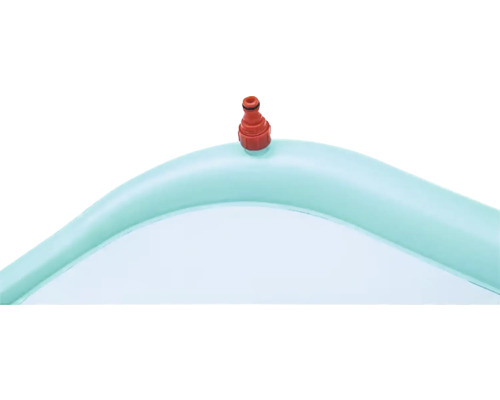 Imagine detaliată a unei piscine gonflabile cu racord pentru furtun de apă