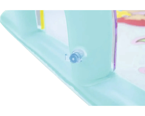 Detaliu al unei piscine gonflabile