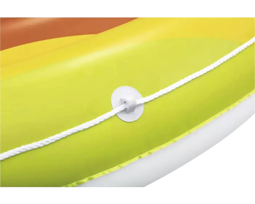 Imagine detaliată a unei bărci gonflabile cu o frânghie de susținere