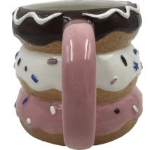 Cană în formă de trei gogoși stivuite cu mâner