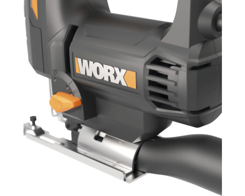 Prim-plan fierăstrău vertical WORX