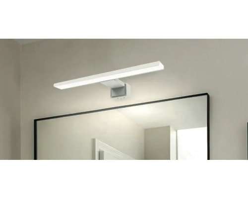 Baie cu dulap cu oglindă și corp de iluminat cu LED