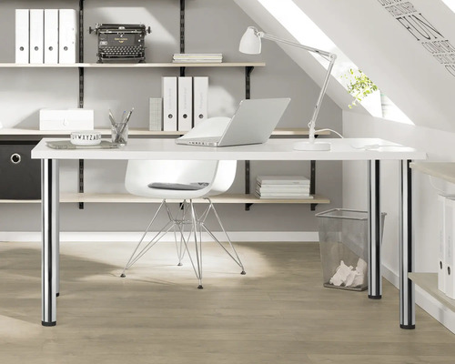 Birou luminos cu birou, scaun, rafturi și rechizite de birou