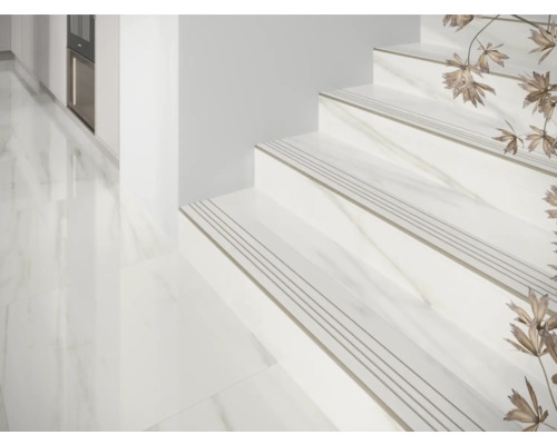 Scară cu plăci ceramice și profil de margine pentru scări