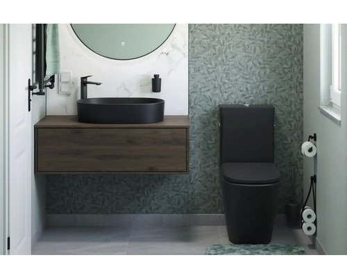 Baie modernă cu lavoar, chiuvetă aplicată și WC suspendat