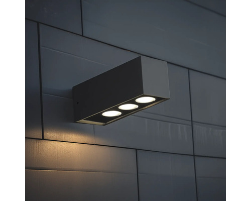 Lumină de perete cu trei becuri