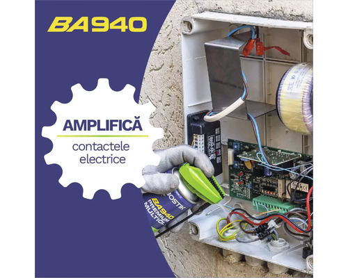 Uleiul multifuncțional Bostik BA940 Premium este pulverizat pe contactele electrice dintr-o cutie de comutare