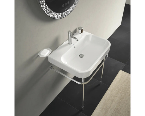 Chiuvetă cu suport pentru prosop și săpunieră în baie