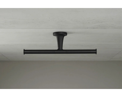 Suport negru de prosoape montat pe tavan