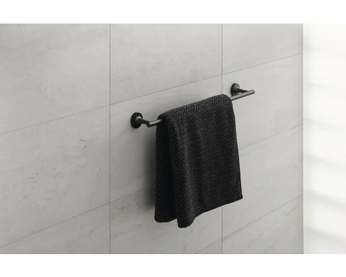 Suport pentru prosop cu prosop în baie