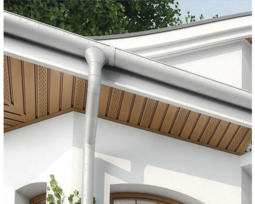 Canal de scurgere și burlan pe o casă