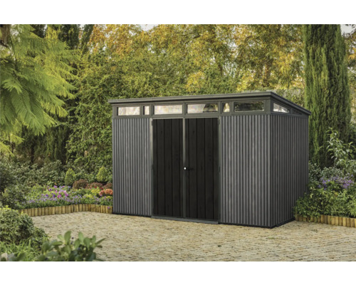 Șopron de grădină cu ușă dublă și luminatoare în grădină