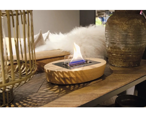 Șemineu decorativ de masă cu bază de lemn și flacără