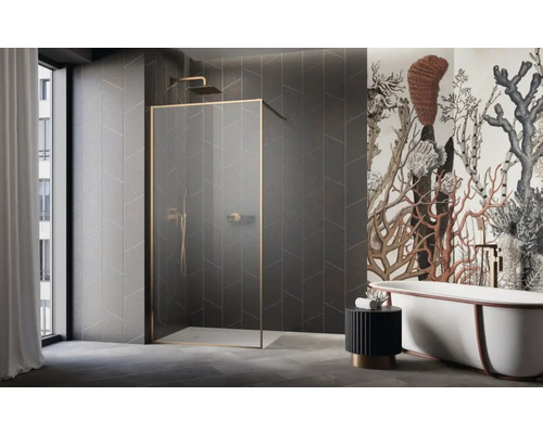 Baie cu duș walk-in, cadă și tapet cu model