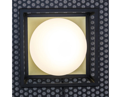 Plafonieră pătrată cu sursă de lumină rotundă