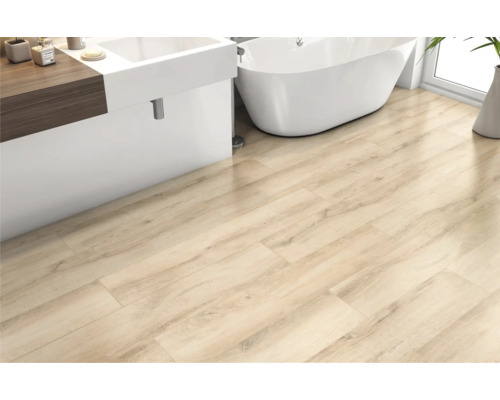 Baie cu podea de lemn maro deschis