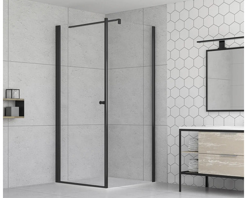 Cabină de duș cu cadru negru într-o baie