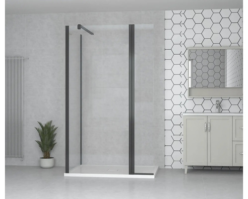 Baie cu cabină de duș, dulap sub chiuvetă și calorifer