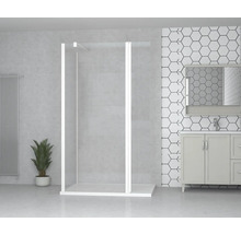 Cabină de duș walk-in cu cadru alb într-o baie modernă