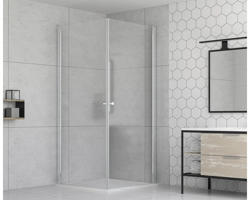 Cabină de duș pe colț cu pereți din sticlă transparentă în baie