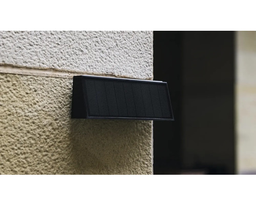 Lampă solară montată pe perete